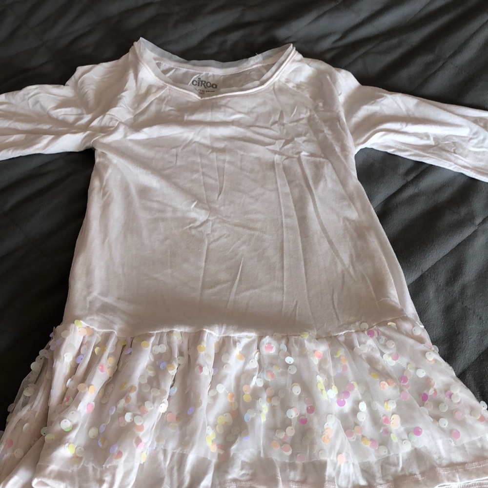 White long sleeve shirt
